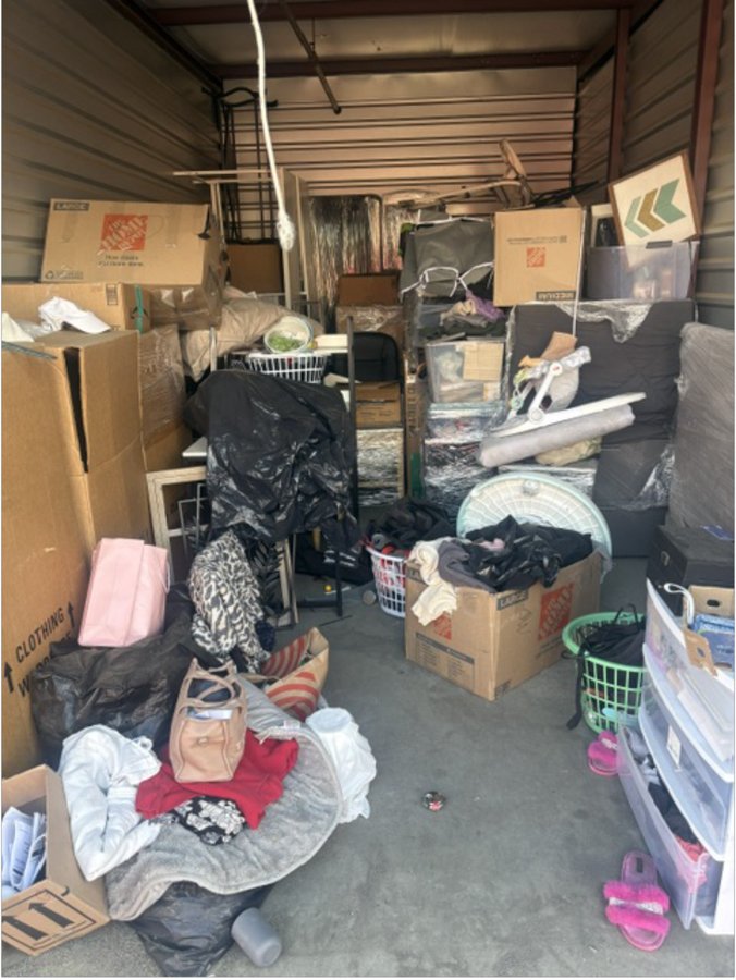 10 x 20 storage unit in Fontana, CA