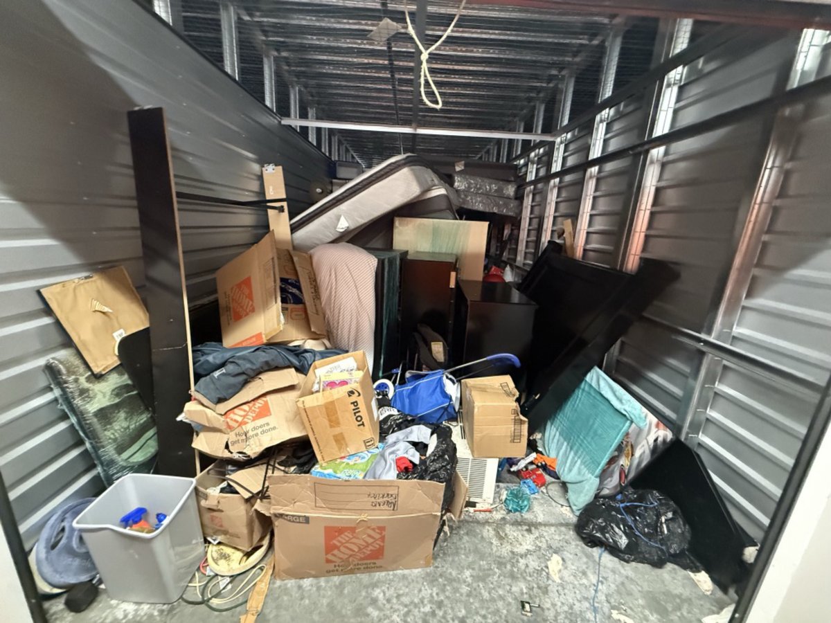 10 x 20 storage unit in Huntington Park, CA