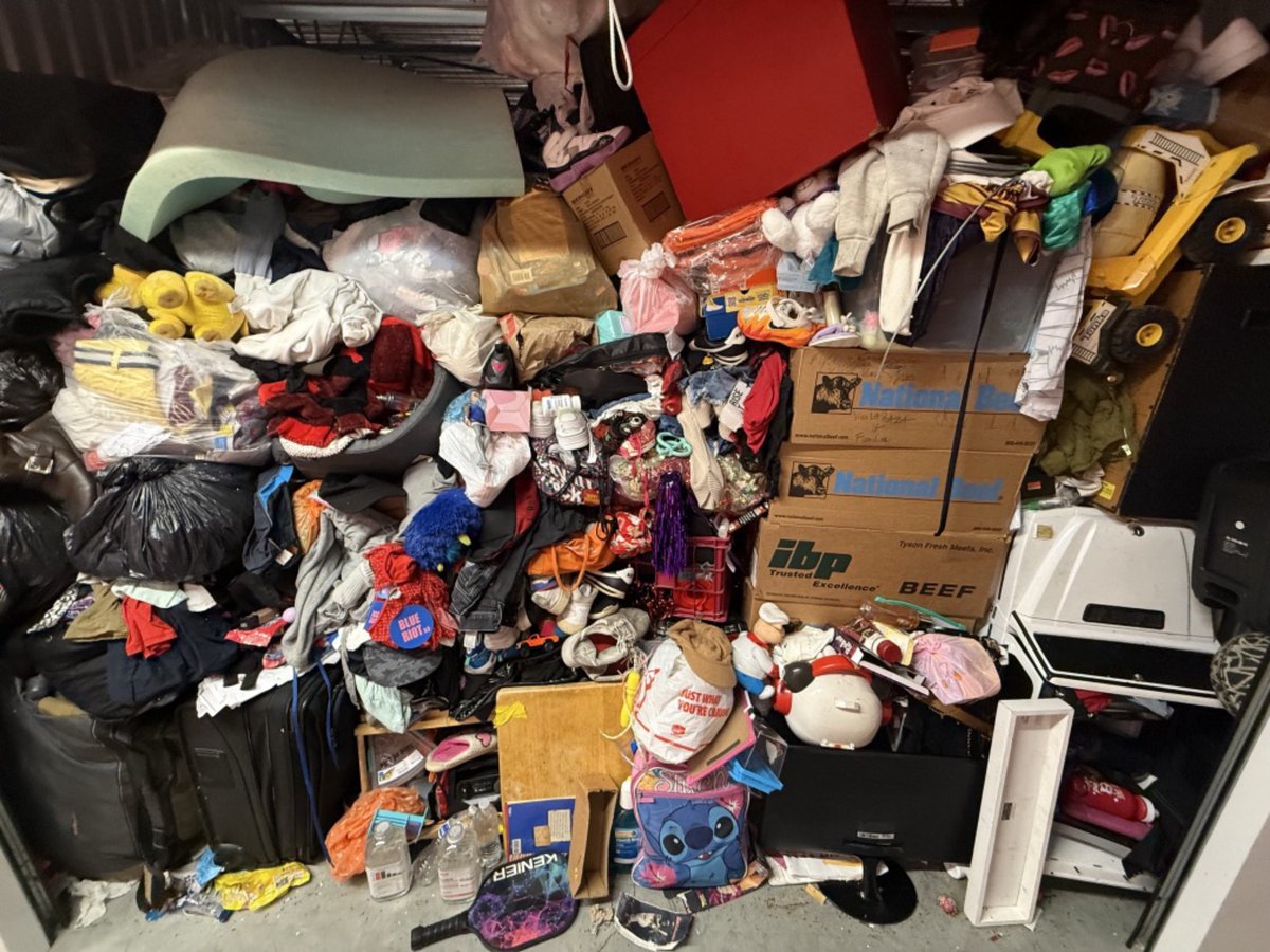 10 x 10 storage unit in Huntington Park, CA