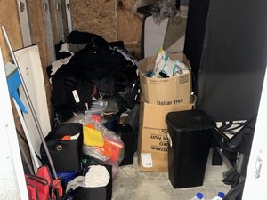 10 x 10 unit in East Point