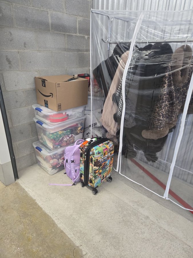 10 x 5 storage unit in Pasadena, MD