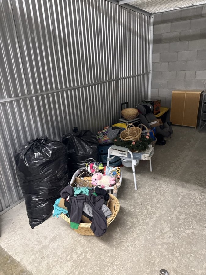 10 x 15 storage unit in Pasadena, MD