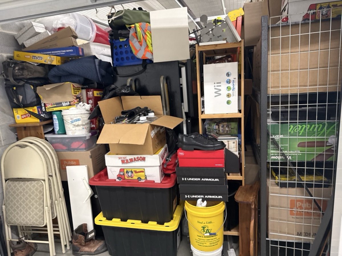 10 x 20 storage unit in Pasadena, MD
