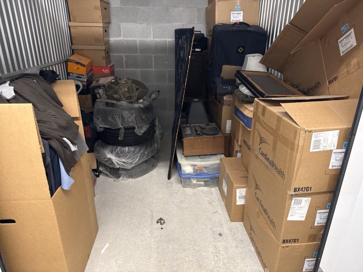 7 x 10 storage unit in Pasadena, MD