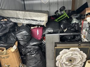 10 x 10 unit in East Point