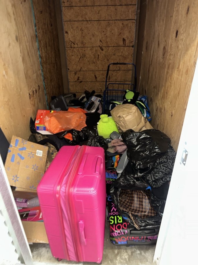 5 x 10 storage unit in East Point, GA