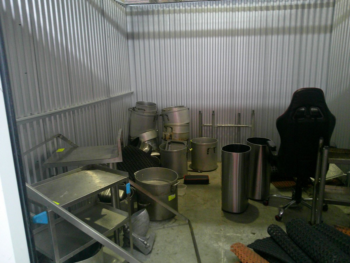 10 x 14 storage unit in Valley Stream, NY