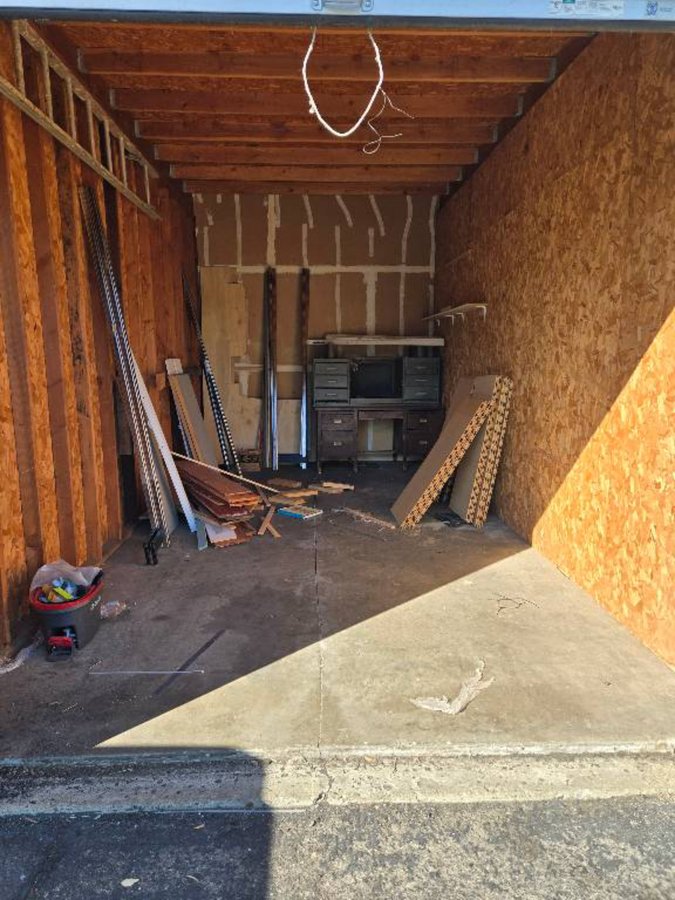 10 x 20 storage unit in Rancho Cordova, CA
