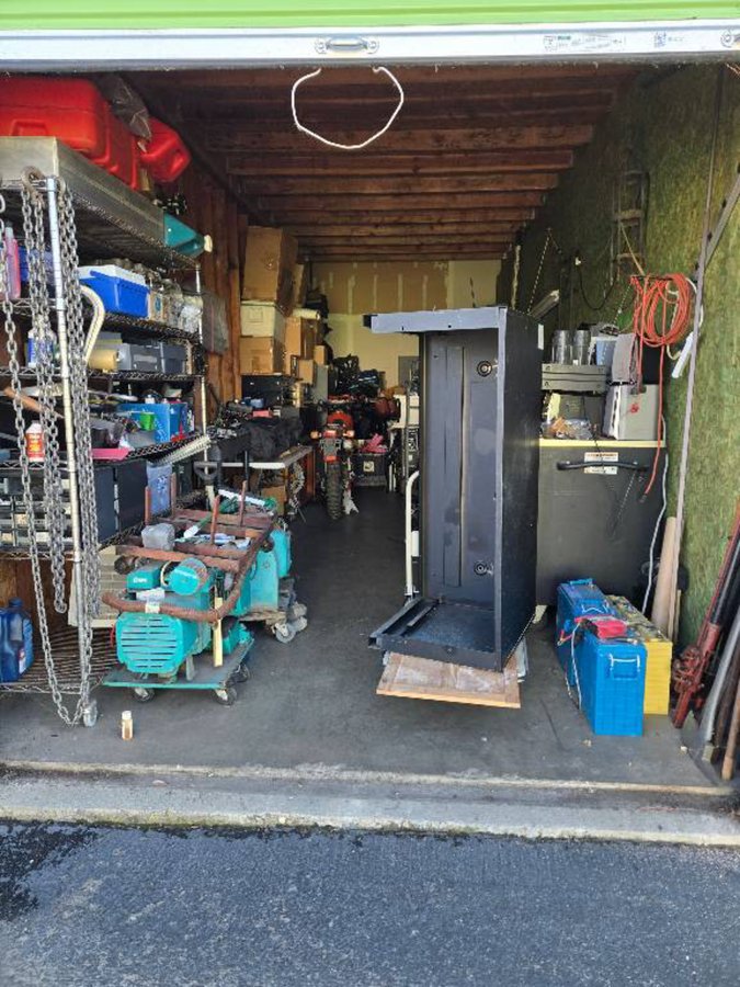 10 x 30 storage unit in Rancho Cordova, CA
