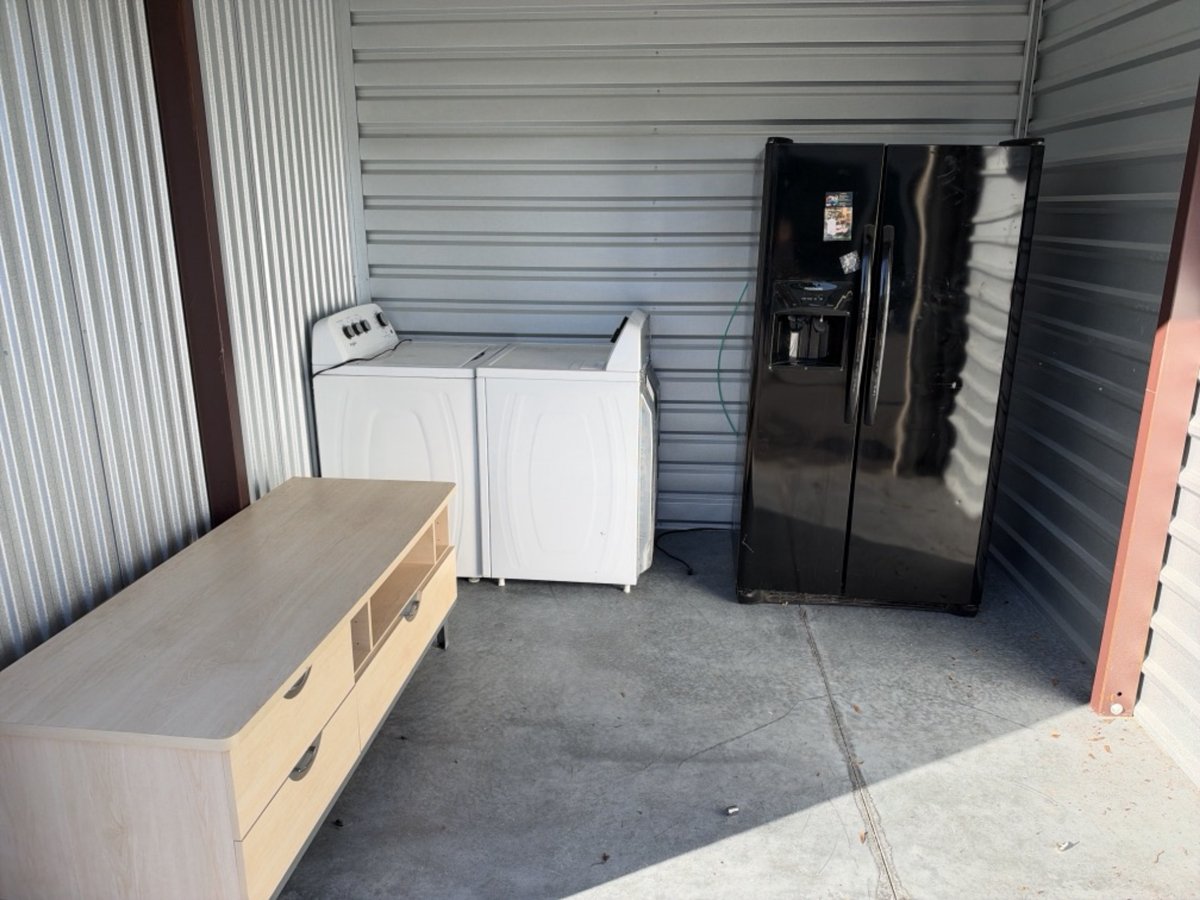 10 x 10 storage unit in Ocala, FL