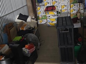 10 x 20 unit in Lansing