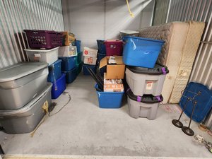 10 x 10 unit in Lawrenceville