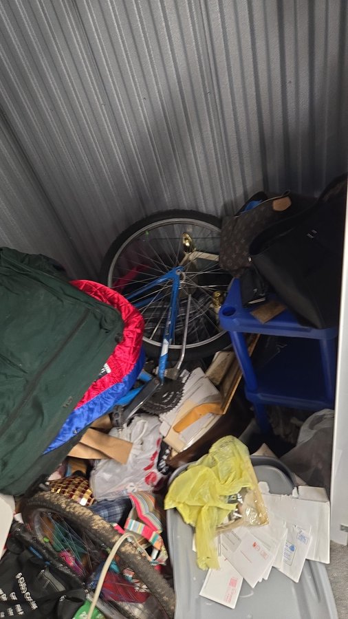 5 x 10 storage unit in Lansing, MI