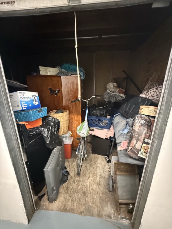 10 x 15 storage unit in Montebello, CA