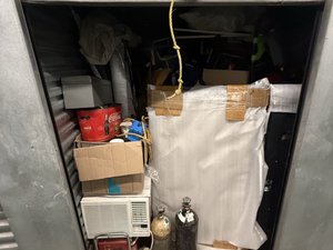 7 x 10 unit in Los Angeles