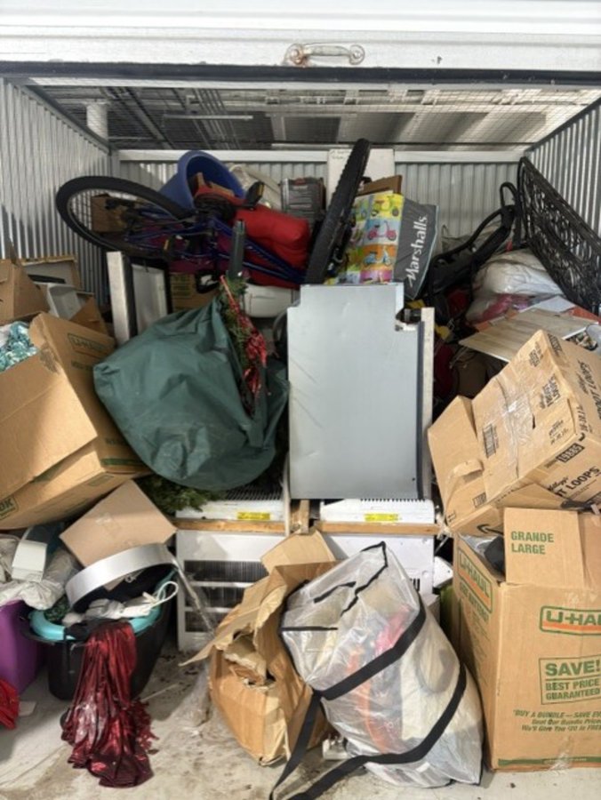 10 x 10 storage unit in Cicero, IL