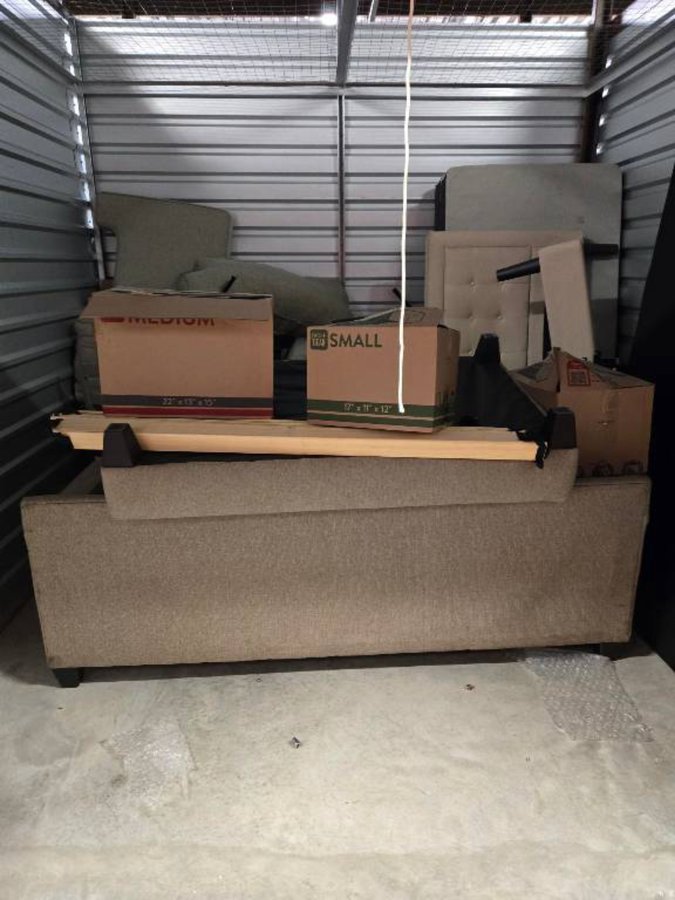 10 x 10 storage unit in Atlanta, GA