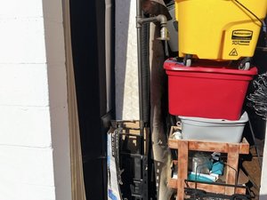 5 x 10 unit in East Point