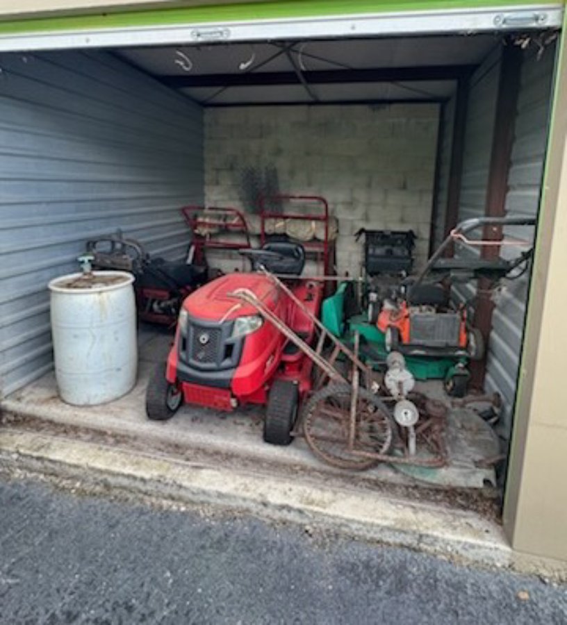 20 x 12 storage unit in Sarasota, FL