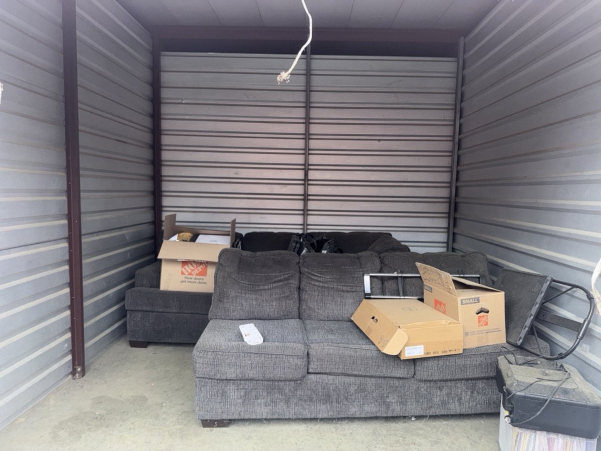10 x 10 storage unit in Austell, GA