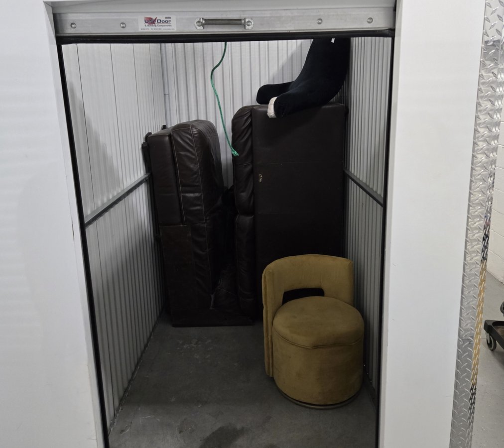5 x 10 storage unit in Orlando, FL