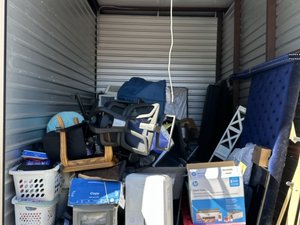 10 x 15 unit in Fayetteville