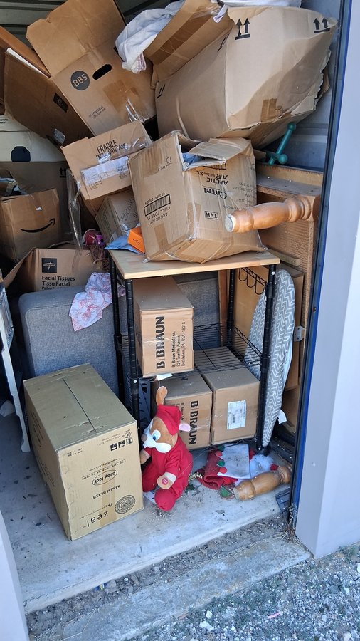 5 x 10 storage unit in Conroe, TX