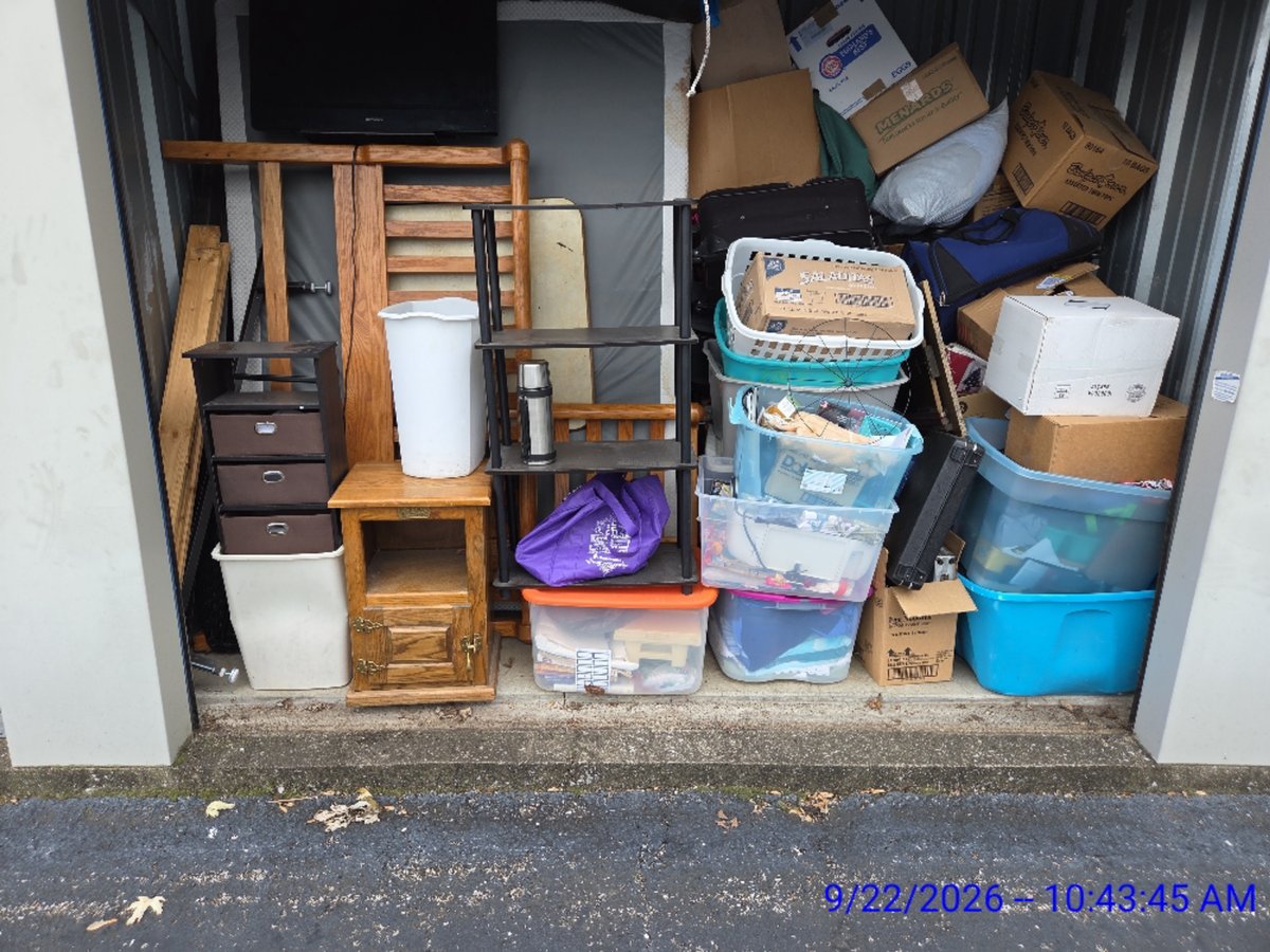 10 x 5 storage unit in MT Carmel, IL