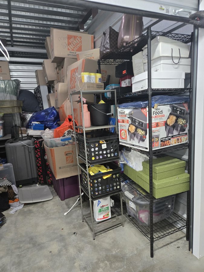 10 x 15 storage unit in Irvington, NJ
