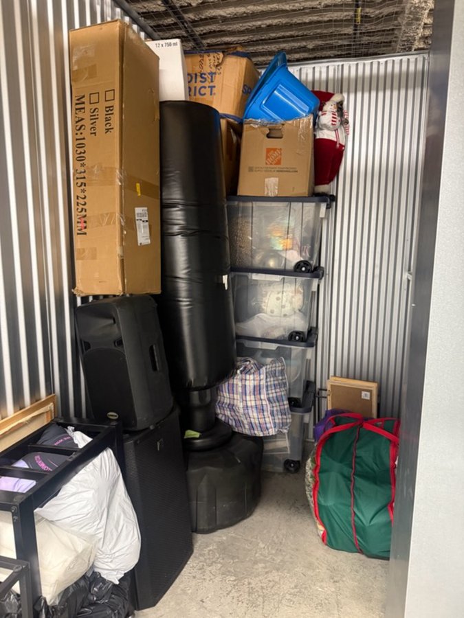5 x 10 storage unit in Lawrence, NY