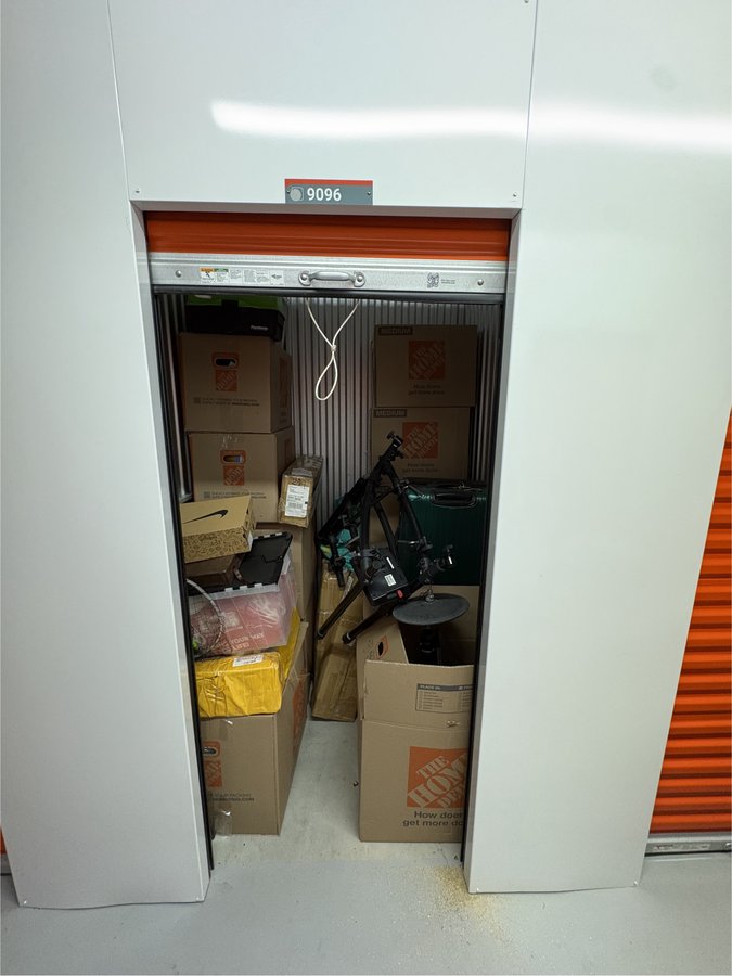 5 x 5 storage unit in Long Island City, NY