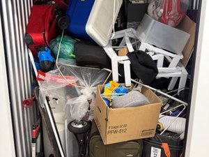 5 x 5 storage unit in Lawrence, NY