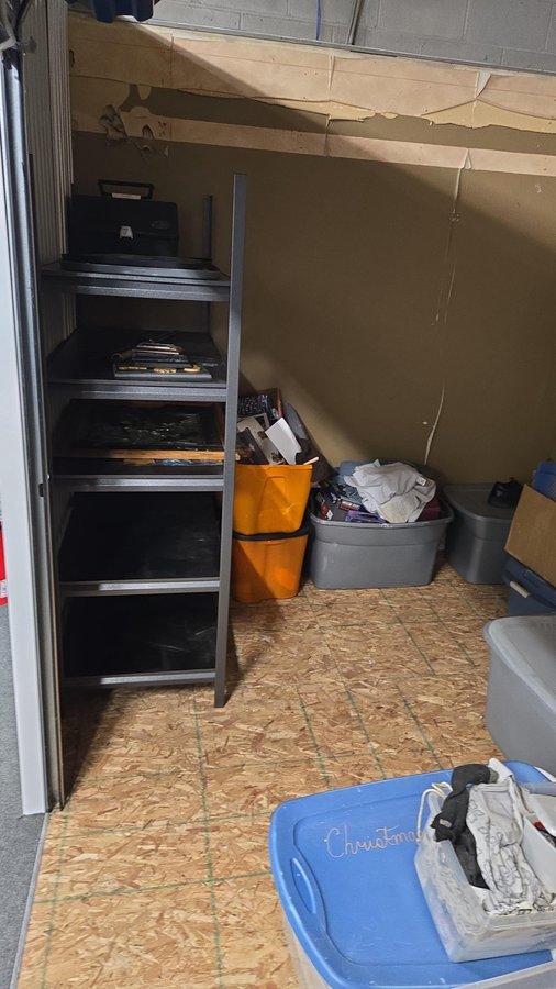 10 x 15 storage unit in Lansing, MI