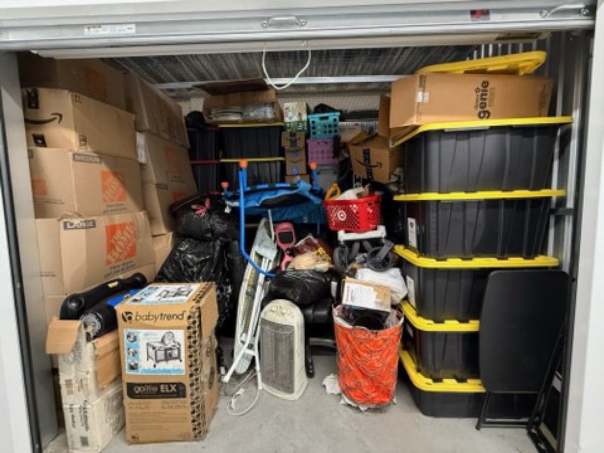 10 x 9 storage unit in Lawrence, NY
