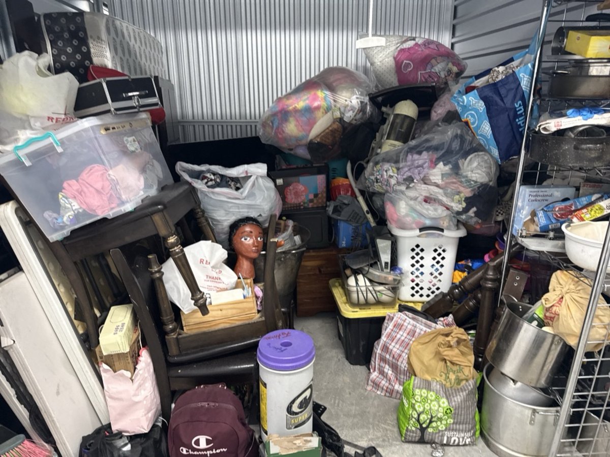 10 x 10 storage unit in Baltimore, MD