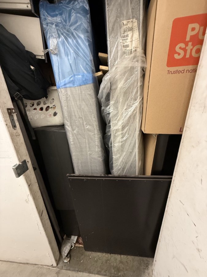 5 x 10 storage unit in South Gate, CA