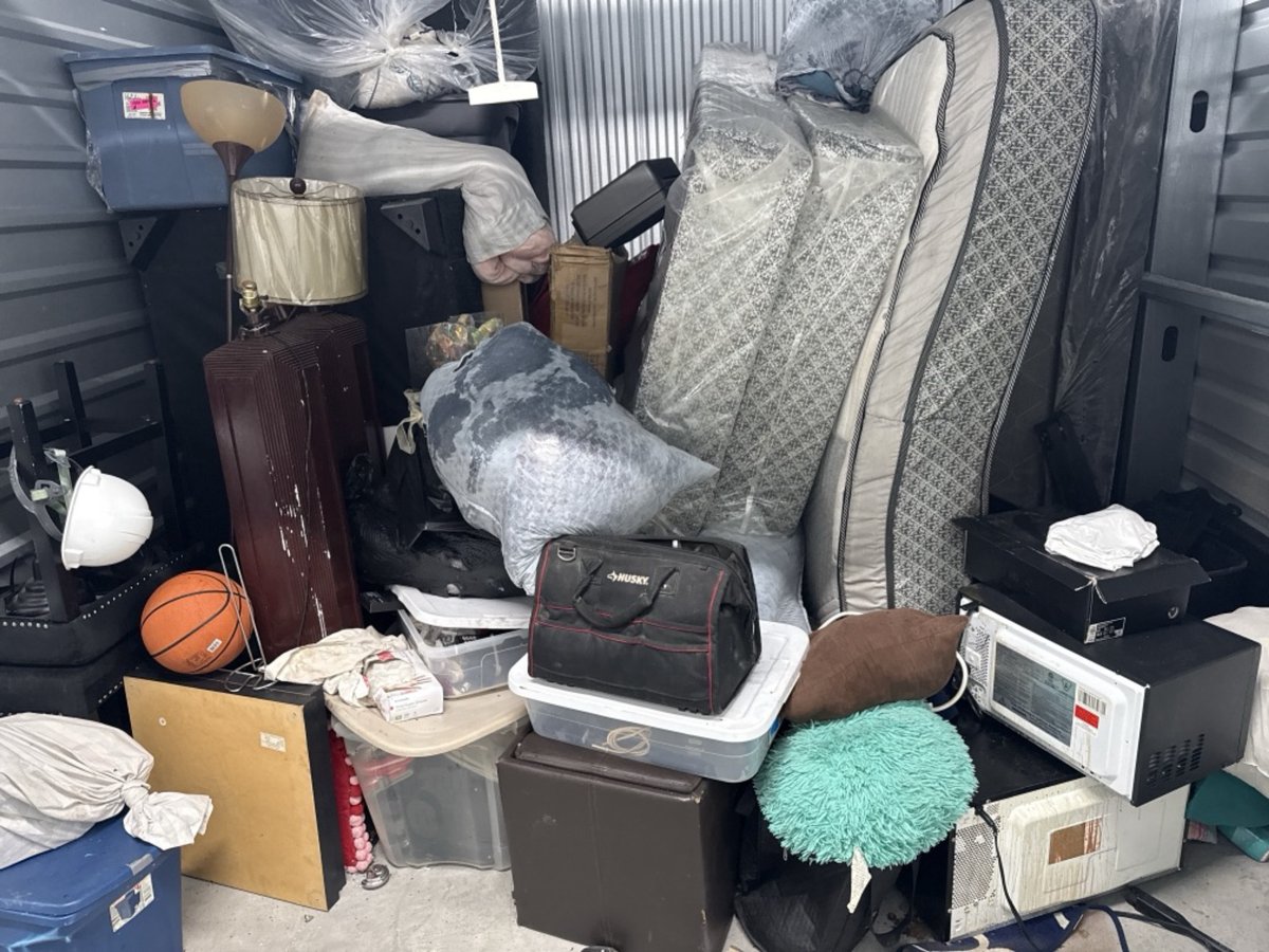 10 x 10 storage unit in Baltimore, MD