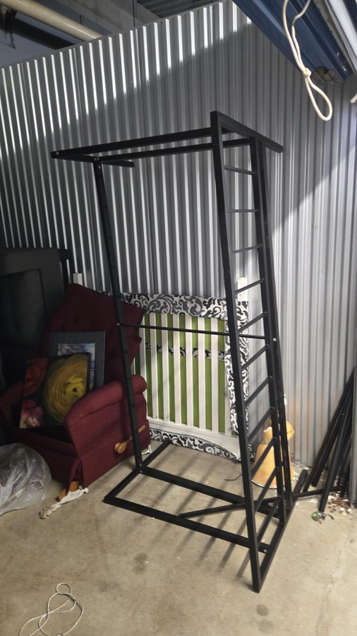 10 x 10 storage unit in Lansing, MI