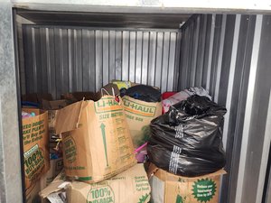 10 x 10 unit in Des Plaines