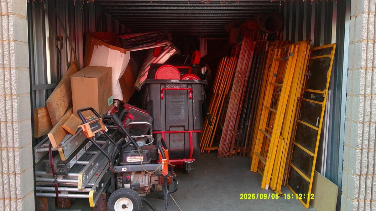 10 x 25 storage unit in North Babylon, NY
