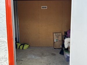 12 x 10 unit in Douglasville