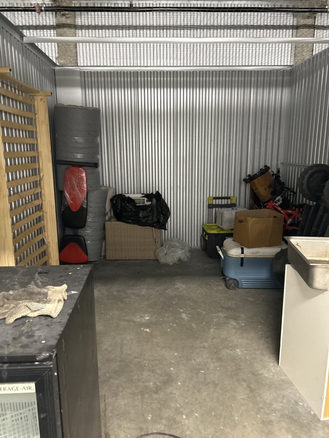 14 x 10 storage unit in North Bergen, NJ