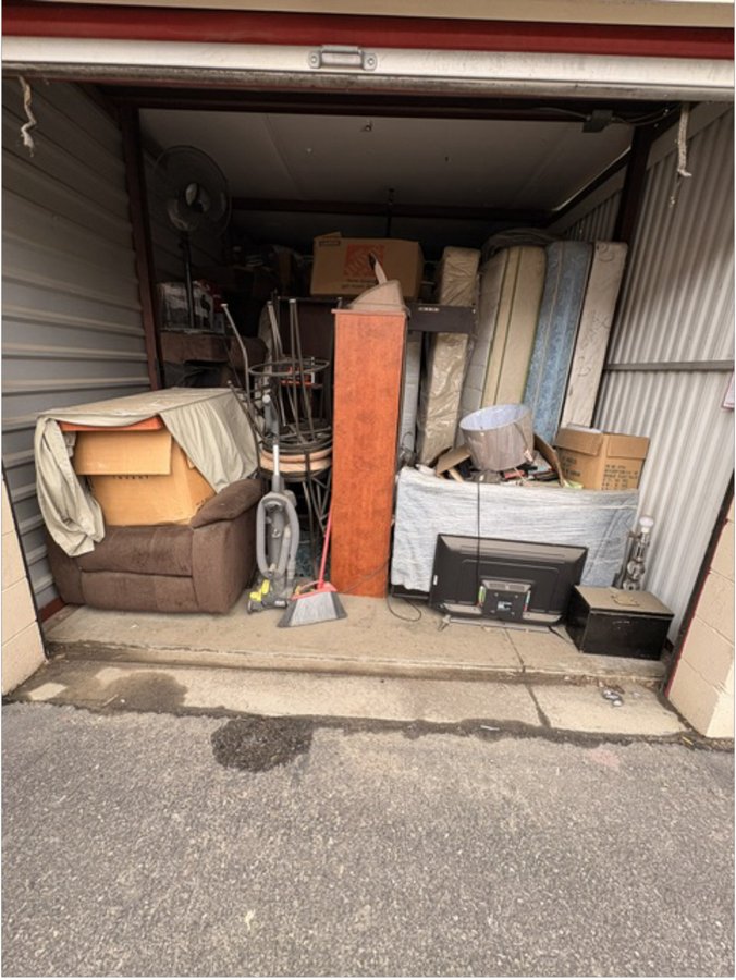 10 x 15 storage unit in San Bernardino, CA
