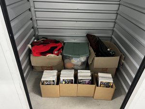5 x 5 unit in North Hollywood