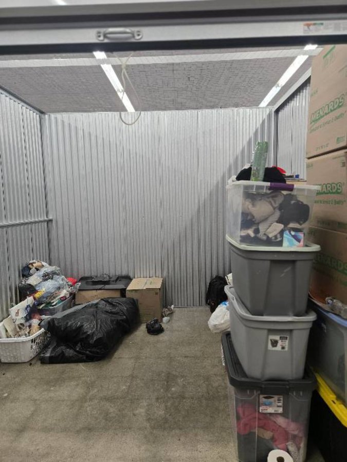 10 x 10 storage unit in Saint Ann, MO