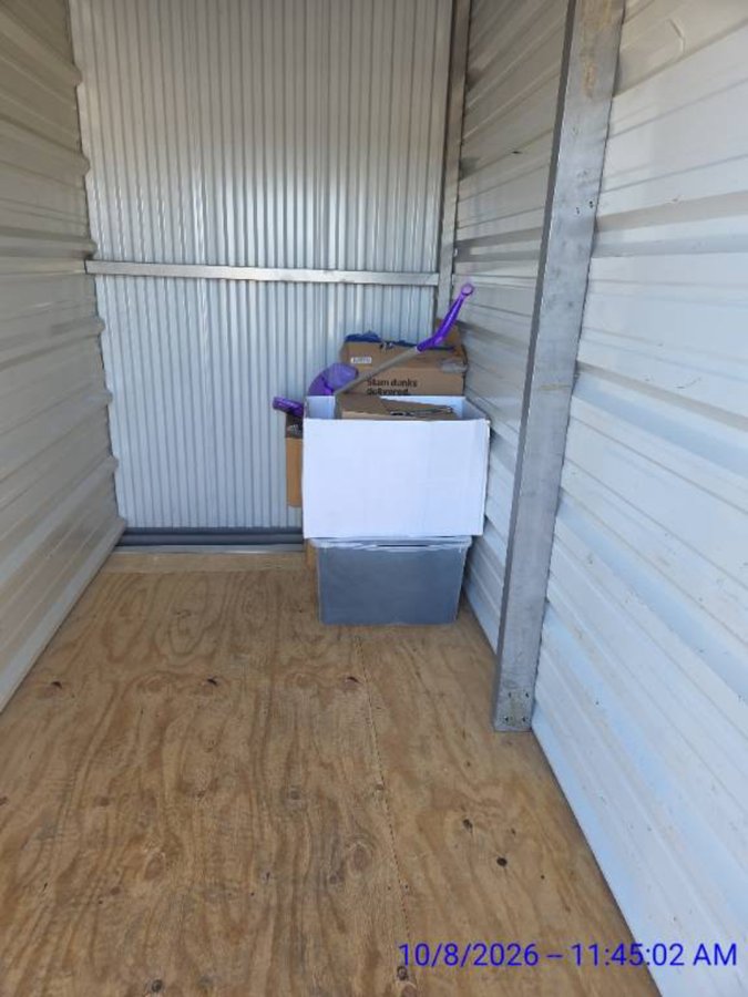 5 x 10 storage unit in Salem, IN