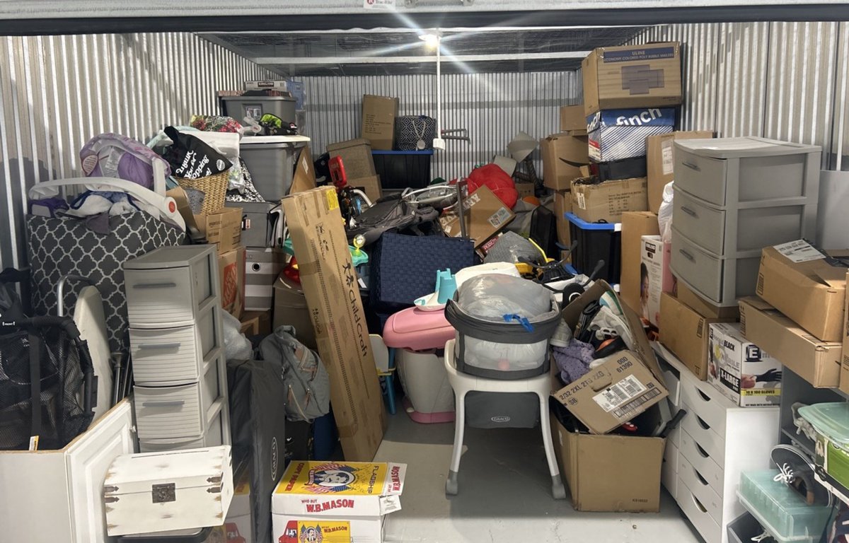 10 x 18 storage unit in Hazlet, NJ