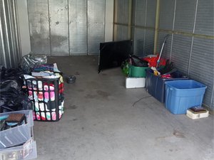 10 x 20 unit in Sterling Heights