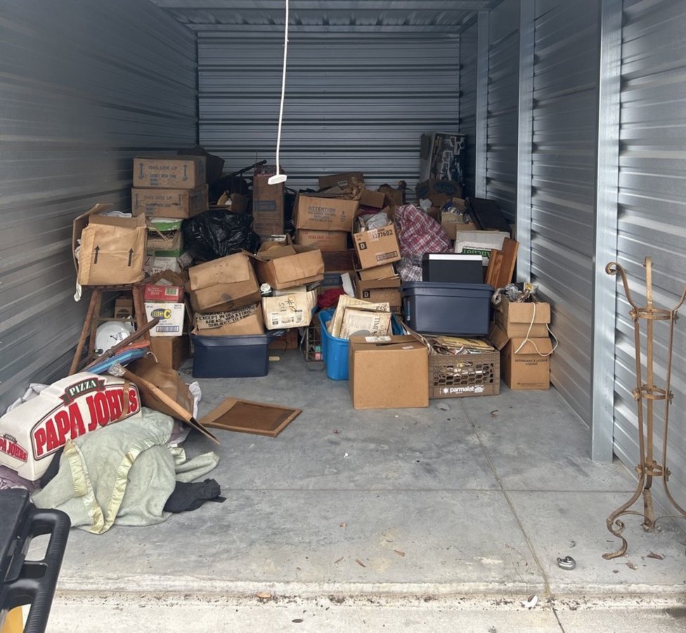 10 x 19 storage unit in Hazlet, NJ