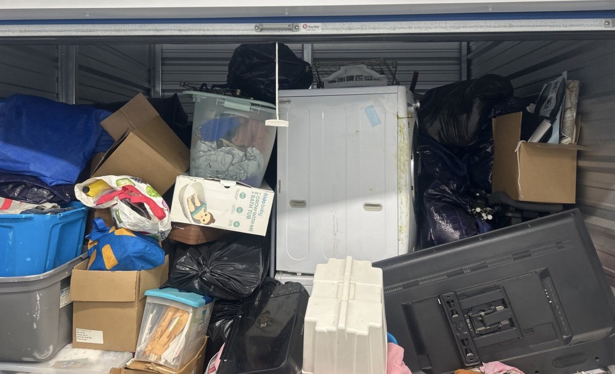 10 x 10 storage unit in Hazlet, NJ